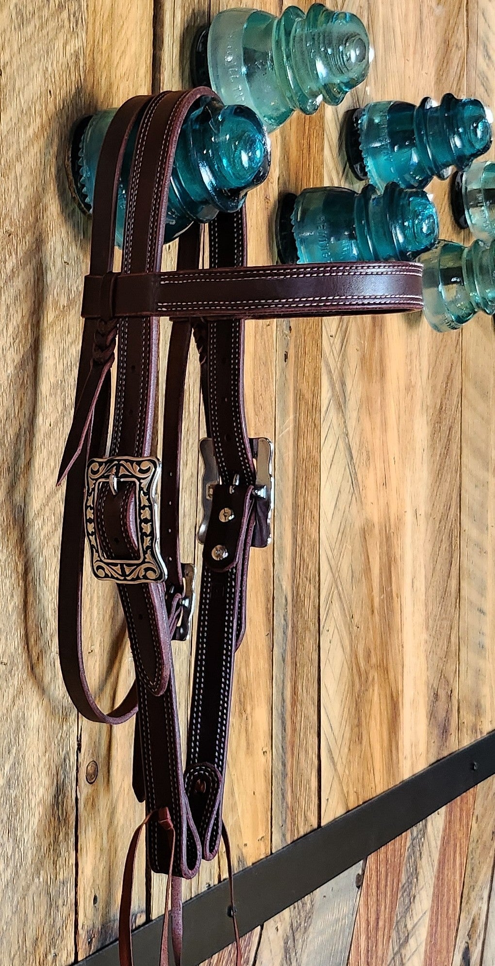 Snaffle Bit Headstall, Latigo w/Floral Stainless Hardware