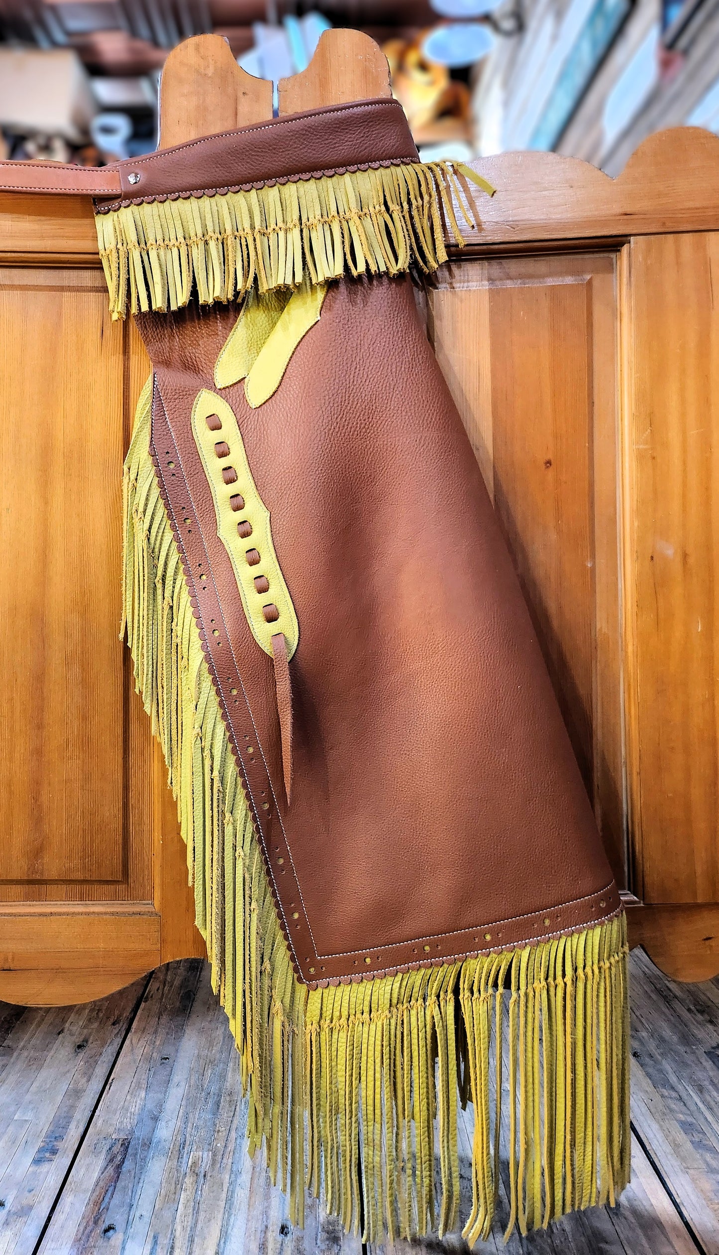 Armitas, Two Tone, Tobacco w/ Bucktan Fringe and Pockets, right side